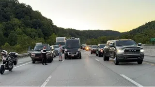 us-several-injured-in-kentucky-shooting-near-interstate-75-gunman-at-large